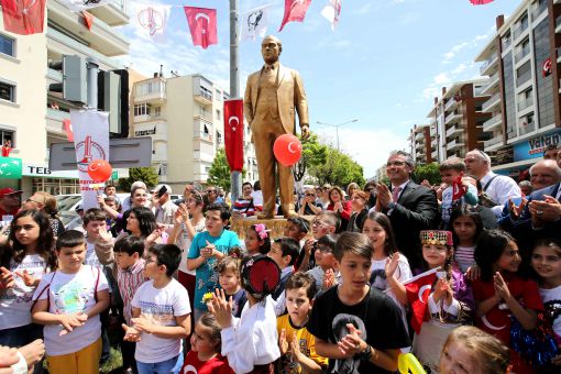  Girne'ye Atatürk Anırı