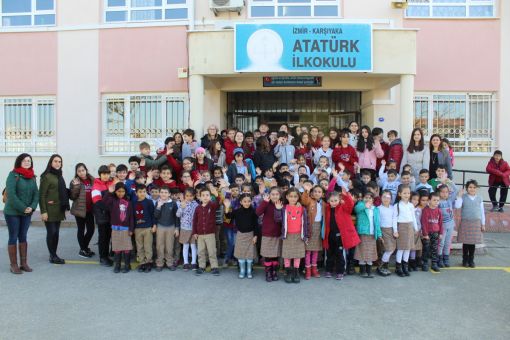  Tanı Koleji ve Atatürk İlkokulu öğrencileri toplu halde
