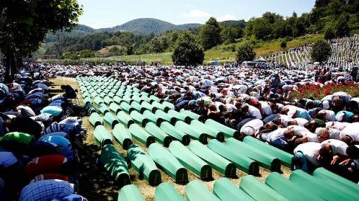  Srebrenisa Mezarlığı